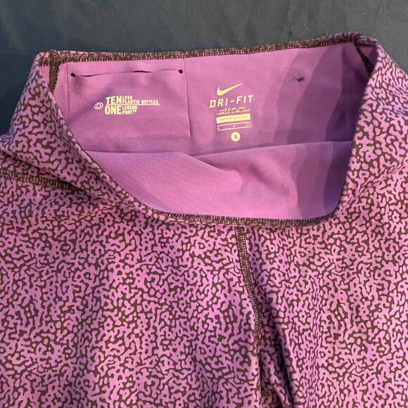 Nike Dri-Fit Black/Gray Leggings Ten Less Plastic Bottles! One Legend! SMALL - Picture 6 of 8